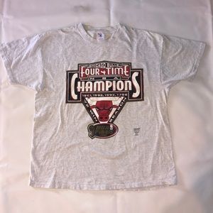 Vintage Chicago bulls four time champions SZ Xl